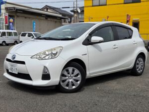 トヨタ　アクア サムネイル1