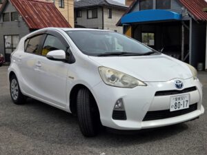 トヨタ　アクア サムネイル2