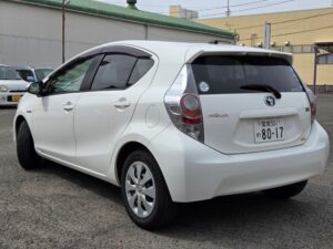 トヨタ　アクア サムネイル4